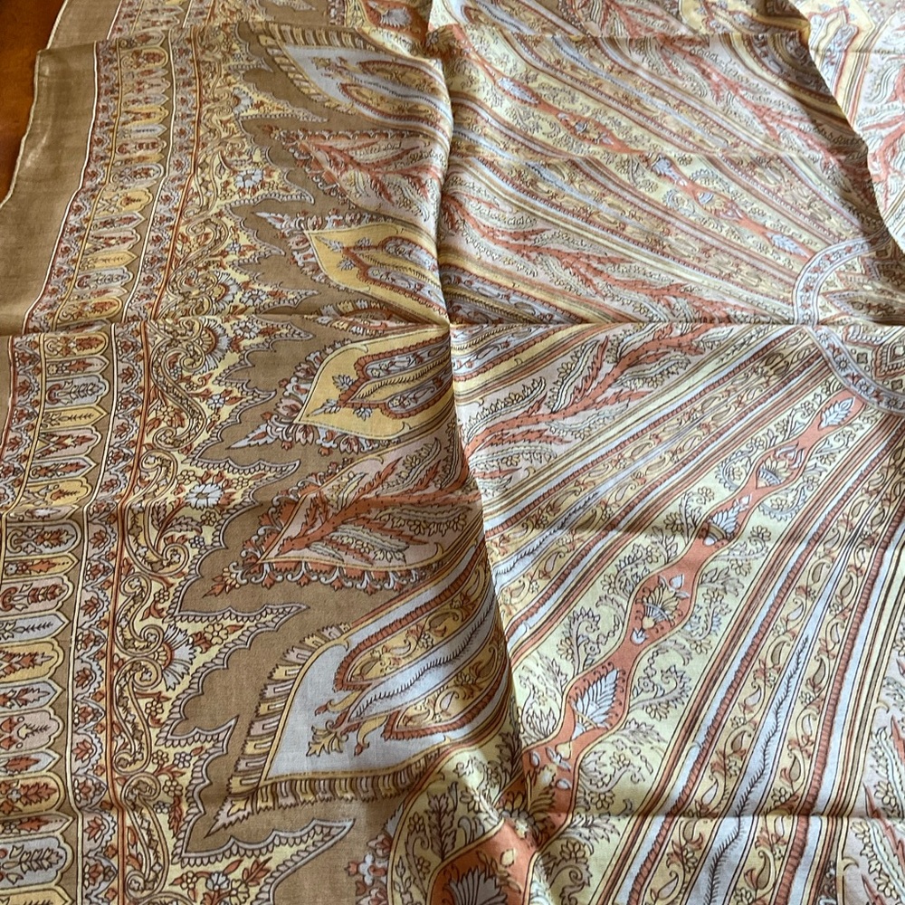 PRINCE SILKS 100% Silk Scarf - Made in Kashmir Gorgeous Fall Colors 40 x 40” NWT - Picture 3 of 10